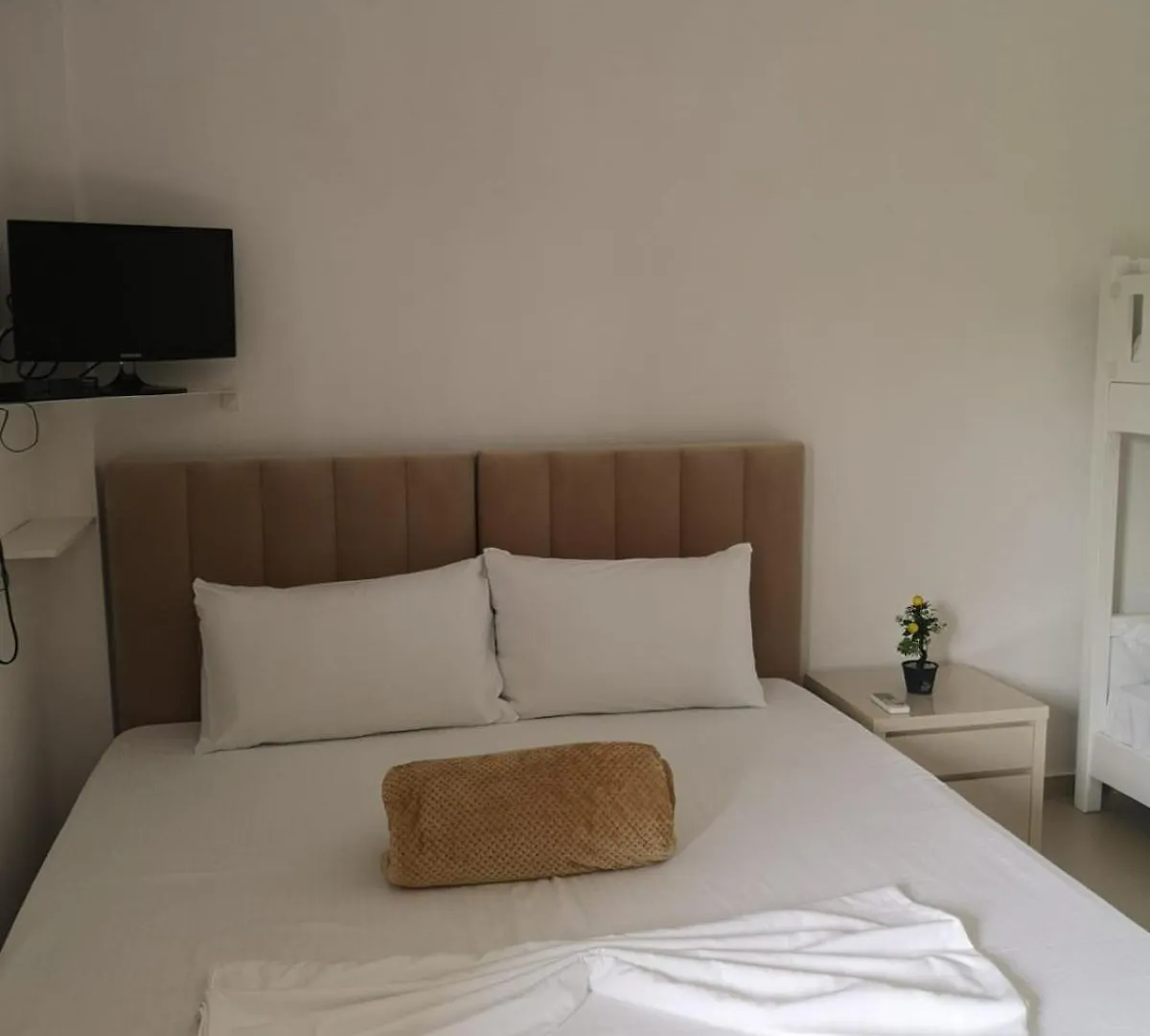 Guest House Emi Berat 0*,  Albania