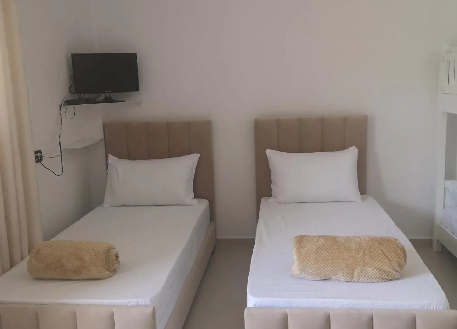 Guest House Emi Berat Apartment